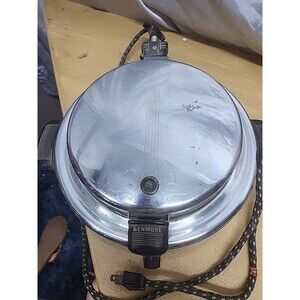 Vintage Kenmore Art Deco Style Round Waffle Maker Working with original cord
